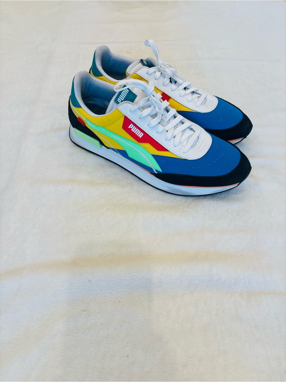 Puma Men’s Blue/Yellow/Green Retro Style Sneakers size 13